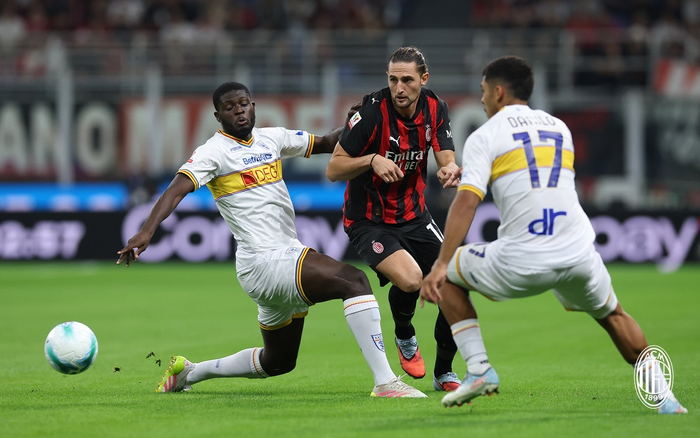 意大利国家队发布备战花絮，训练课后手感冰凉，意大利杯任务艰巨，控场能力成焦点(意大利国家队主场)