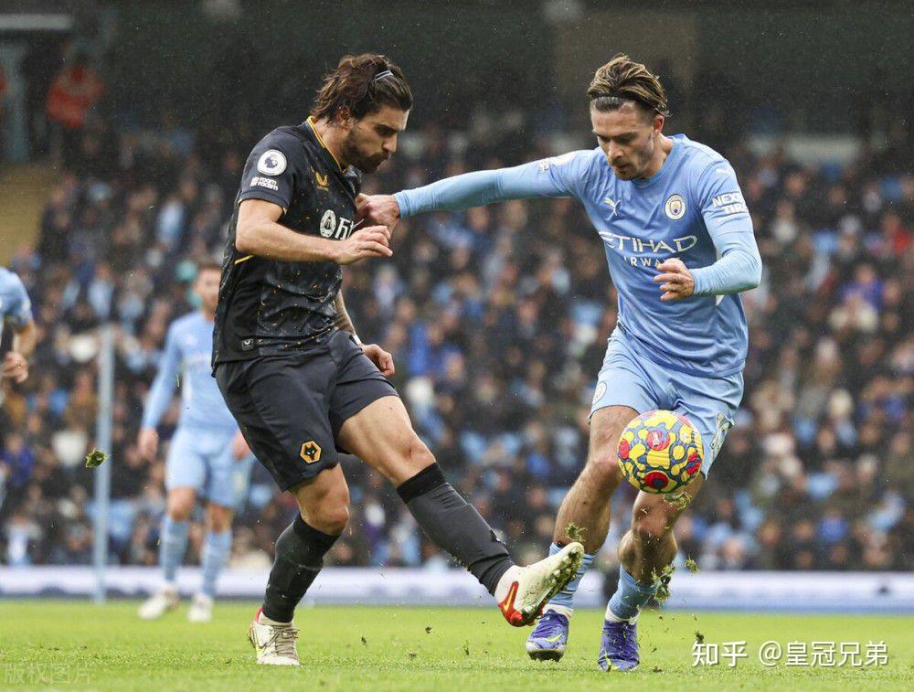 包含北京首钢训练开放日，冲刺阶段远射贴柱引欢呼，德甲在即，阵容厚度经受考验的词条