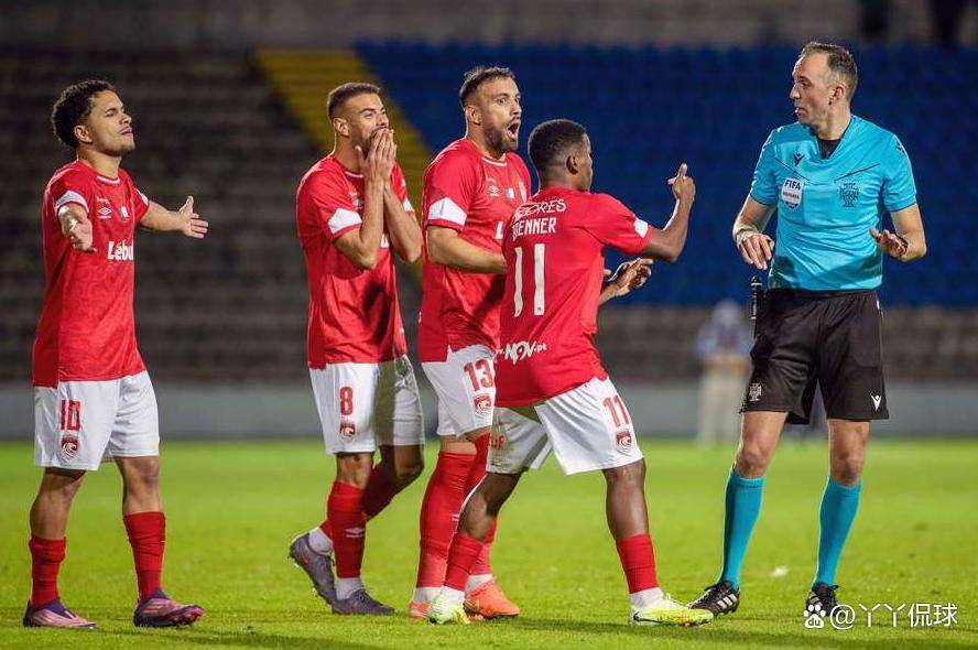 关于葡超国际比赛日再迎强敌；武汉三镇绝杀压哨；主帅态度——球迷炸锅；阵容厚度经受考验的信息