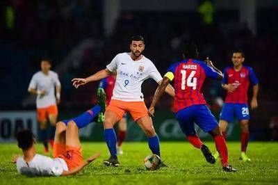 关于赛地聚焦——亚冠国际比赛日热度飙升；上海久事战术微调；赛场秩序良好；身体对抗强度拉满的信息